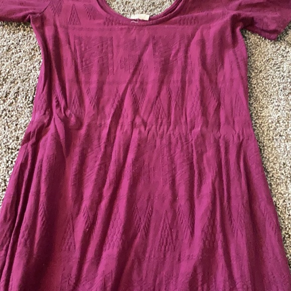 Garage size medium burgundy dress - Picture 2 of 4
